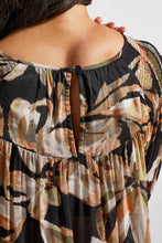 Load image into Gallery viewer, Tribal Printed Blouse
